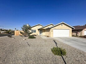 1240 W Mariposa Ave in Ridgecrest, CA - Building Photo