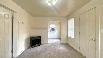 703 N Brown St in Hanford, CA - Building Photo - Building Photo