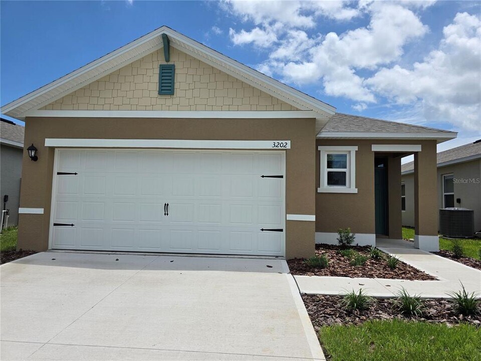 3202 Partington Blvd in Davenport, FL - Building Photo
