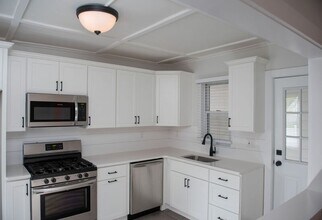 17 Granite St in Saratoga Springs, NY - Building Photo - Building Photo