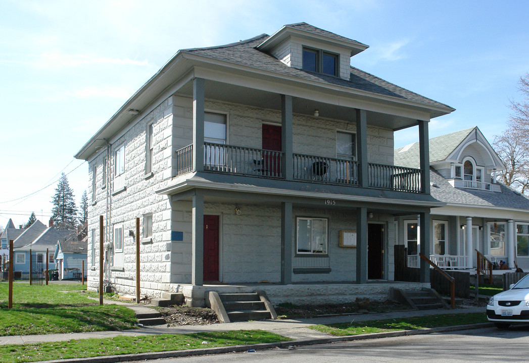 1915 W Mallon Ave in Spokane, WA - Foto de edificio