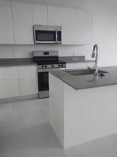 1280 N Flagler Ave in Homestead, FL - Building Photo - Building Photo
