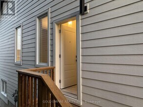 30 Julie Cresent in London, ON - Building Photo - Building Photo