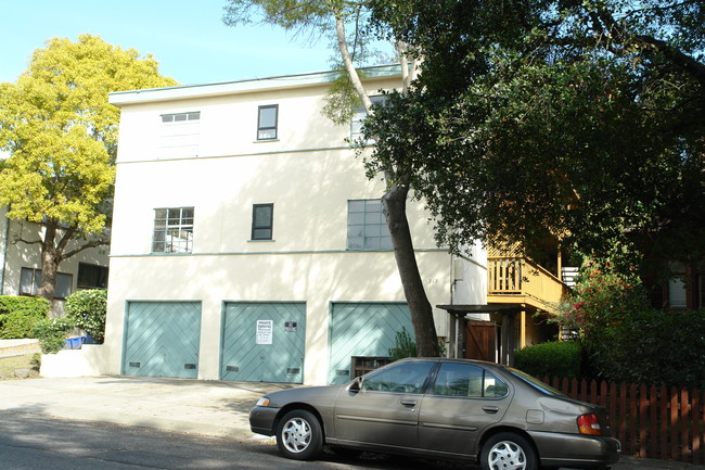 1315 Martin Luther King Jr Way in Berkeley, CA - Building Photo - Building Photo