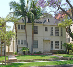 427 N Palm Dr in Beverly Hills, CA - Building Photo - Building Photo