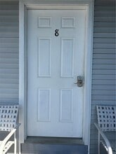 53 Winnapaug Rd in Westerly, RI - Building Photo - Building Photo