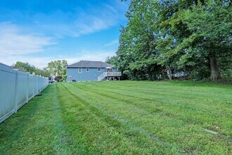13 Jodhpur Ln in Newburgh, NY - Foto de edificio - Building Photo