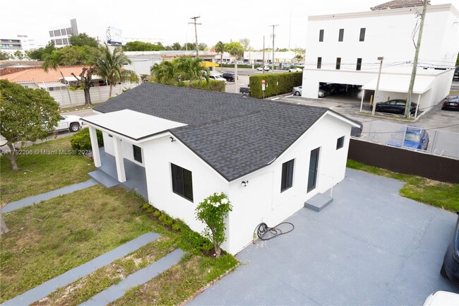 6791 SW 25th St in Miami, FL - Building Photo - Building Photo