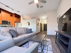 1701 N Lois Ave in Tampa, FL - Building Photo - Building Photo