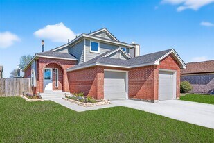 2318 Irish Spring Dr in Houston, TX - Building Photo