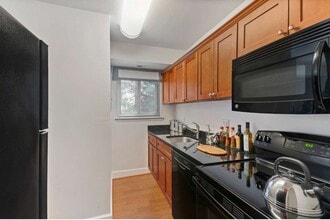 Arrowood Parc in Vienna, VA - Building Photo - Building Photo