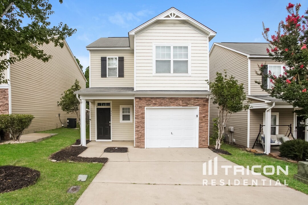 369 Drooping Leaf Rd in Lexington, SC - Building Photo