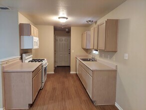 304 Ave Q in Marble Falls, TX - Foto de edificio - Building Photo