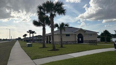 3404 Costello Cir in Winter Haven, FL - Building Photo - Building Photo