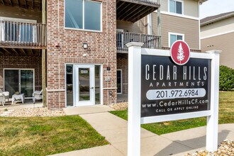 Cedar Hills Apartments in Cedar Falls, IA - Building Photo - Building Photo