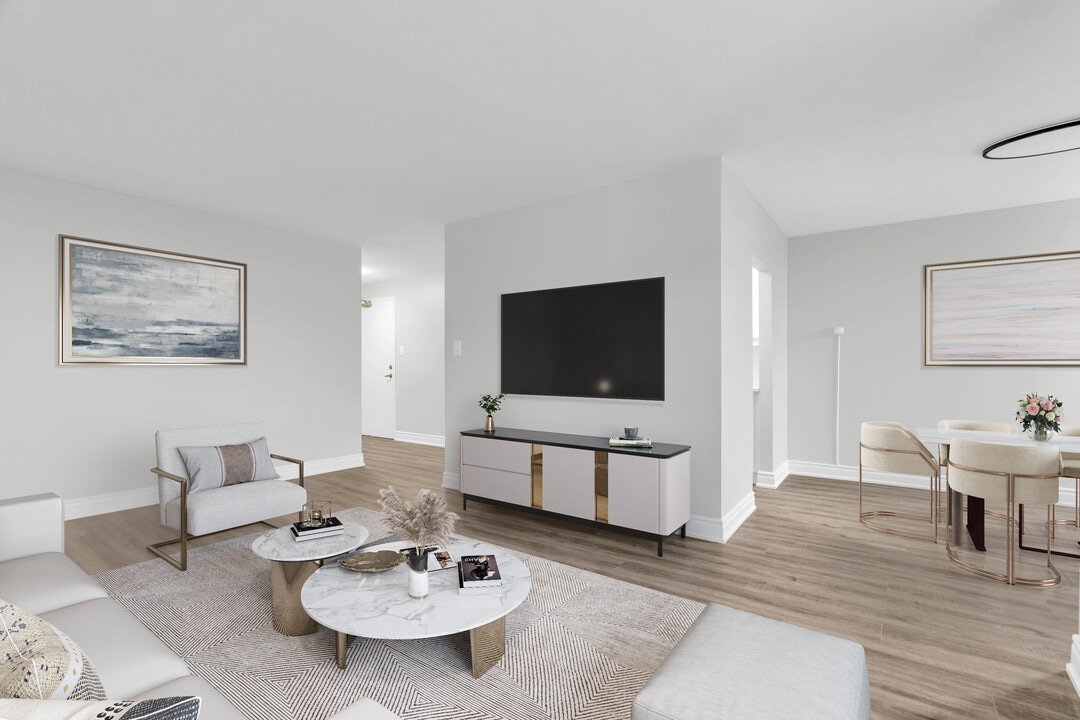 Fairview Towers in Kitchener, ON - Building Photo