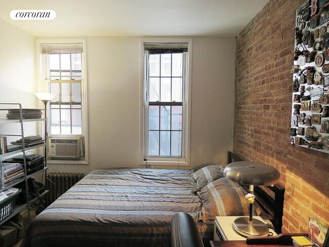 302 E 92nd St in New York, NY - Building Photo - Building Photo