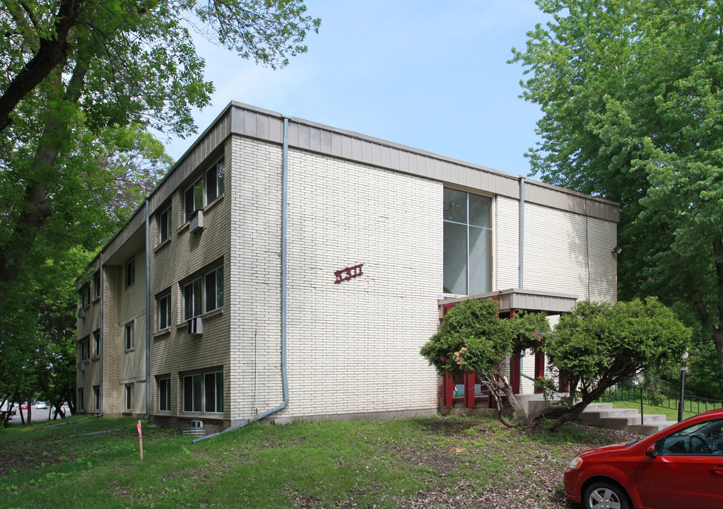 Mayfair Apartments in Golden Valley, MN - Foto de edificio