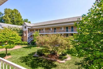 Quantico Court in Triangle, VA - Building Photo - Building Photo