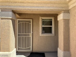 2620 Ground Robin Dr in North Las Vegas, NV - Building Photo - Building Photo