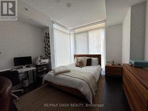 75-875 St Nicholas St in Toronto, ON - Building Photo - Building Photo