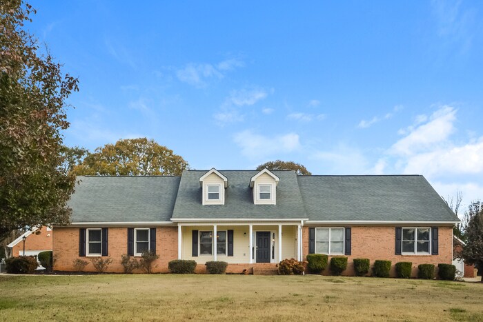 491 Freedom Dr in Mcdonough, GA - Building Photo