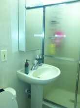 6331 SW 80th St, Unit apt in Miami, FL - Foto de edificio - Building Photo