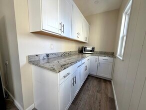 21 Oakland Ave in Everett, MA - Building Photo - Building Photo