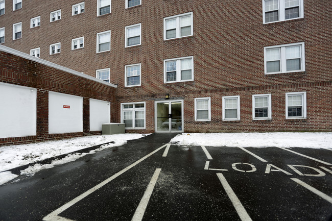 Portsmouth Place Apartments in Portsmouth, NH - Building Photo - Building Photo