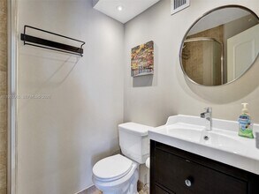 2001 Atlantic Shores Blvd in Hallandale Beach, FL - Building Photo - Building Photo