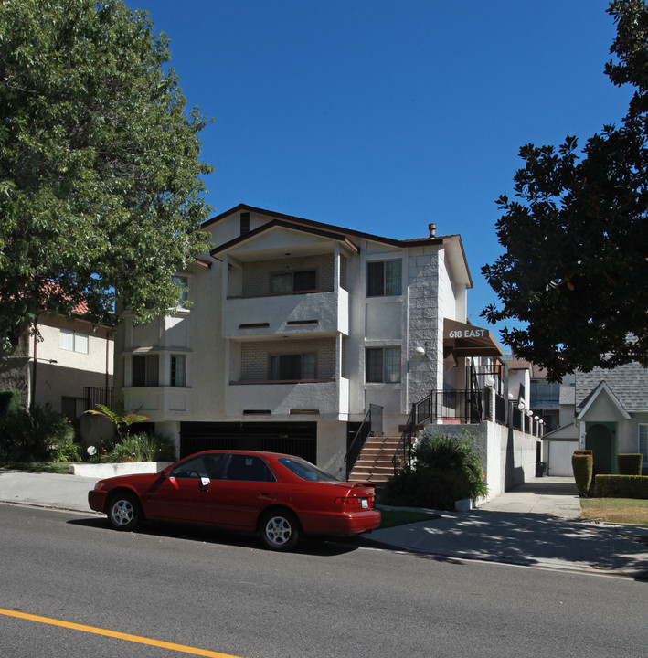 618 E Magnolia Blvd in Burbank, CA - Building Photo