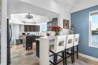 333 Sunset Dr, Unit 108 in Fort Lauderdale, FL - Building Photo - Building Photo