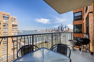 2 Constitution Ct in Hoboken, NJ - Building Photo