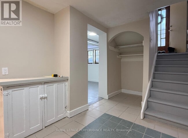 143 Echo Dr in Ottawa, ON - Building Photo - Building Photo