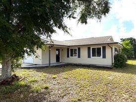 232 Babson Dr in Babson Park, FL - Building Photo