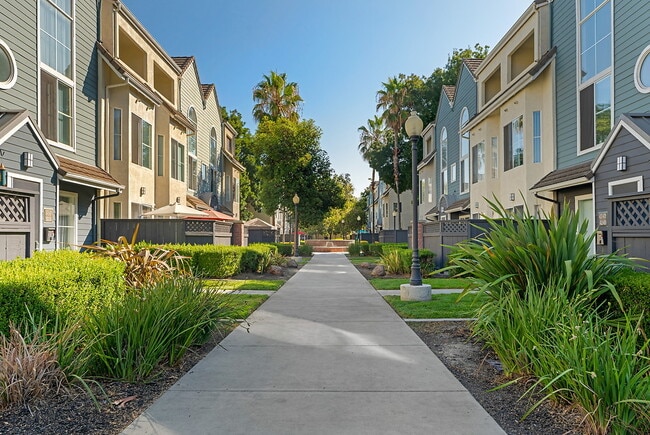 The Esplanade in San Jose, CA - Building Photo - Building Photo