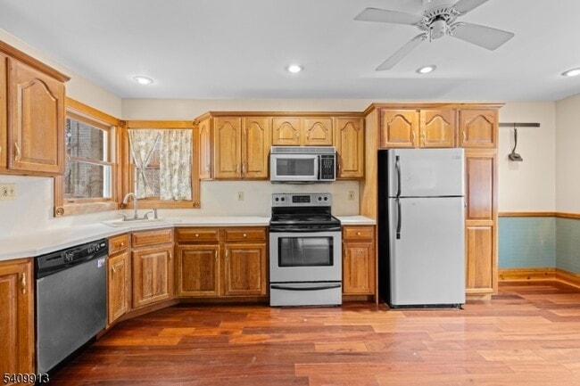 147 Millbrook Ave in Randolph, NJ - Foto de edificio - Building Photo