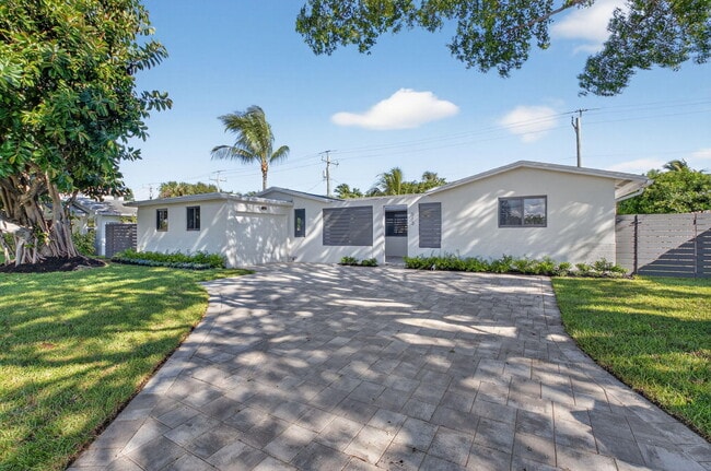property at 513 Lindell Blvd