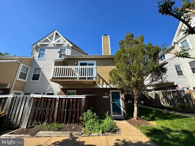 4354 Pembrook Village Dr in Alexandria, VA - Building Photo - Building Photo