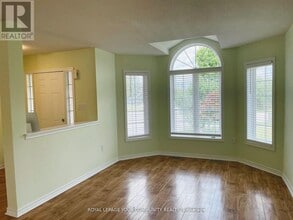 24 Sun King Crescent in Barrie, ON - Building Photo - Building Photo