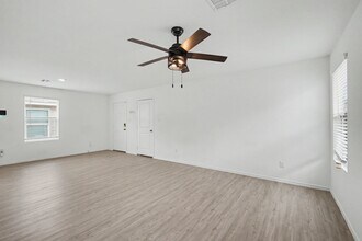 7258 Plow Run in San Antonio, TX - Building Photo - Building Photo