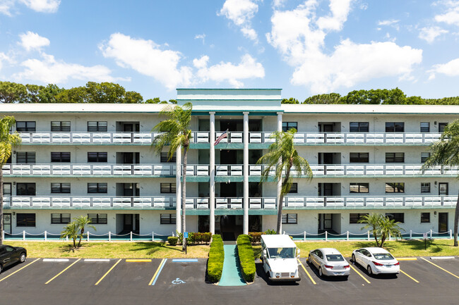 Terrace Park of Five Towns in St. Petersburg, FL - Building Photo - Building Photo