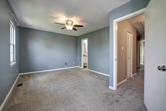 13711 Flowing Brook Ct in Chantilly, VA - Building Photo - Building Photo