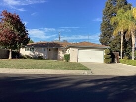 487 W San Jose Ave in Clovis, CA - Building Photo
