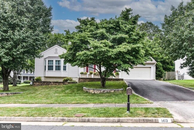 1413 Valebrook Ln in Herndon, VA - Building Photo - Building Photo