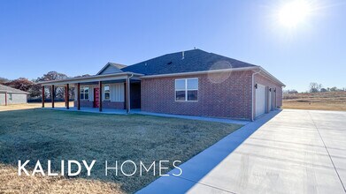 218 Olde Ml Ct in Jones, OK - Foto de edificio - Building Photo