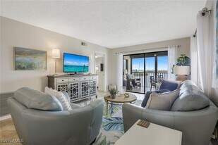 4835 Bonita Beach Rd SW in Bonita Springs, FL - Building Photo