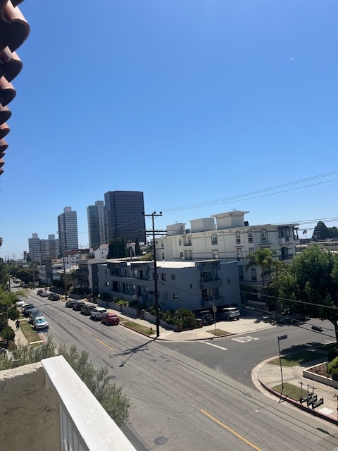 property at 922 S Barrington Ave