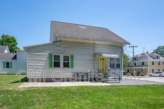 28 Central St in Hudson, NH - Building Photo - Building Photo