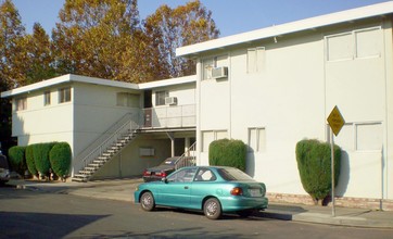 440 Ash St in Redwood City, CA - Building Photo - Building Photo